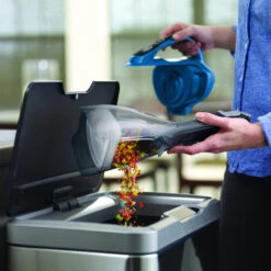 Black & Decker Aspirateur Portatif Dustbuster De Black + Decker, Batterie Li-ion, Bleu Océan 9 Black & Decker Aspirateur Portatif Dustbuster De Black + Decker, Batterie Li-ion, Bleu Océan -Appareils Électroménagers 00277369e L