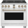 Cuisinière à Gaz Cafe à 6 Brûleurs Avec Convection Et Nettoyage à Vapeur, 36 Po, Blanc