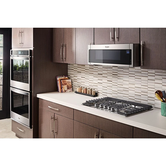 Four à Micro-ondes à Profil Bas Avec Hotte Intégrée Whirlpool, 900 W, 1,1 Pi³, Acier Inoxydable Résistant Aux Taches 3 Four à Micro-ondes à Profil Bas Avec Hotte Intégrée Whirlpool, 900 W, 1,1 Pi³, Acier Inoxydable Résistant Aux Taches – Image 3