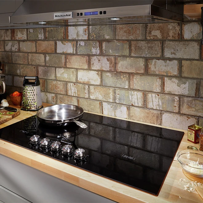 Surface De Cuisson électrique KitchenAid à 5 éléments, 36 Po, Noir/acier Inoxydable 3 Surface De Cuisson électrique KitchenAid à 5 éléments, 36 Po, Noir/acier Inoxydable – Image 3