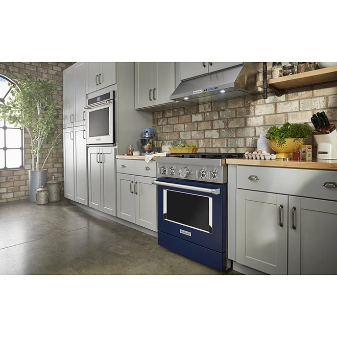 Cuisinière à Gaz 4 Brûleurs KitchenAid De Whirlpool, Encre Bleue, à Convection, 36 H. X 29,88 L. X 30,25 P. 2 Cuisinière à Gaz 4 Brûleurs KitchenAid De Whirlpool, Encre Bleue, à Convection, 36 H. X 29,88 L. X 30,25 P. – Image 2