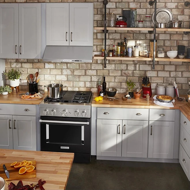 Cuisinière à Gaz 4 Brûleurs KitchenAid De Whirlpool, Encre Bleue, à Convection, 36 H. X 29,88 L. X 30,25 P. 4 Cuisinière à Gaz 4 Brûleurs KitchenAid De Whirlpool, Encre Bleue, à Convection, 36 H. X 29,88 L. X 30,25 P. – Image 4