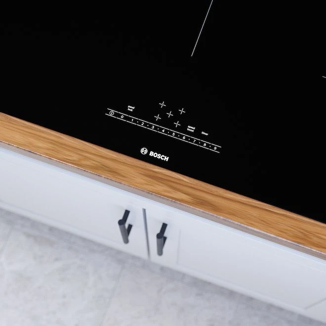 Surface De Cuisson à Induction De 36 Po Série 500 De Bosch, 5 élements, Noir 4 Surface De Cuisson à Induction De 36 Po Série 500 De Bosch, 5 élements, Noir – Image 4