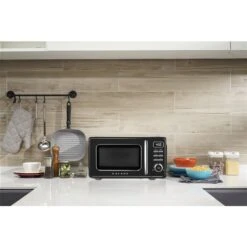 Four à Micro-ondes De Comptoir Rétro De 0,7 Pi³ 700 Watts Par Galanz, Noir 8 Four à Micro-ondes De Comptoir Rétro De 0,7 Pi³ 700 Watts Par Galanz, Noir -Appareils Électroménagers 330996275 AlternateImage3 l